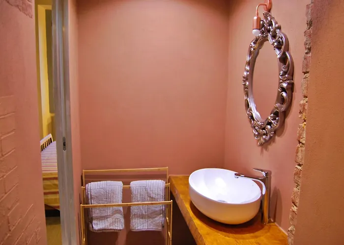 Milan Charm two-room apartment Bocconi Navigli Darsena